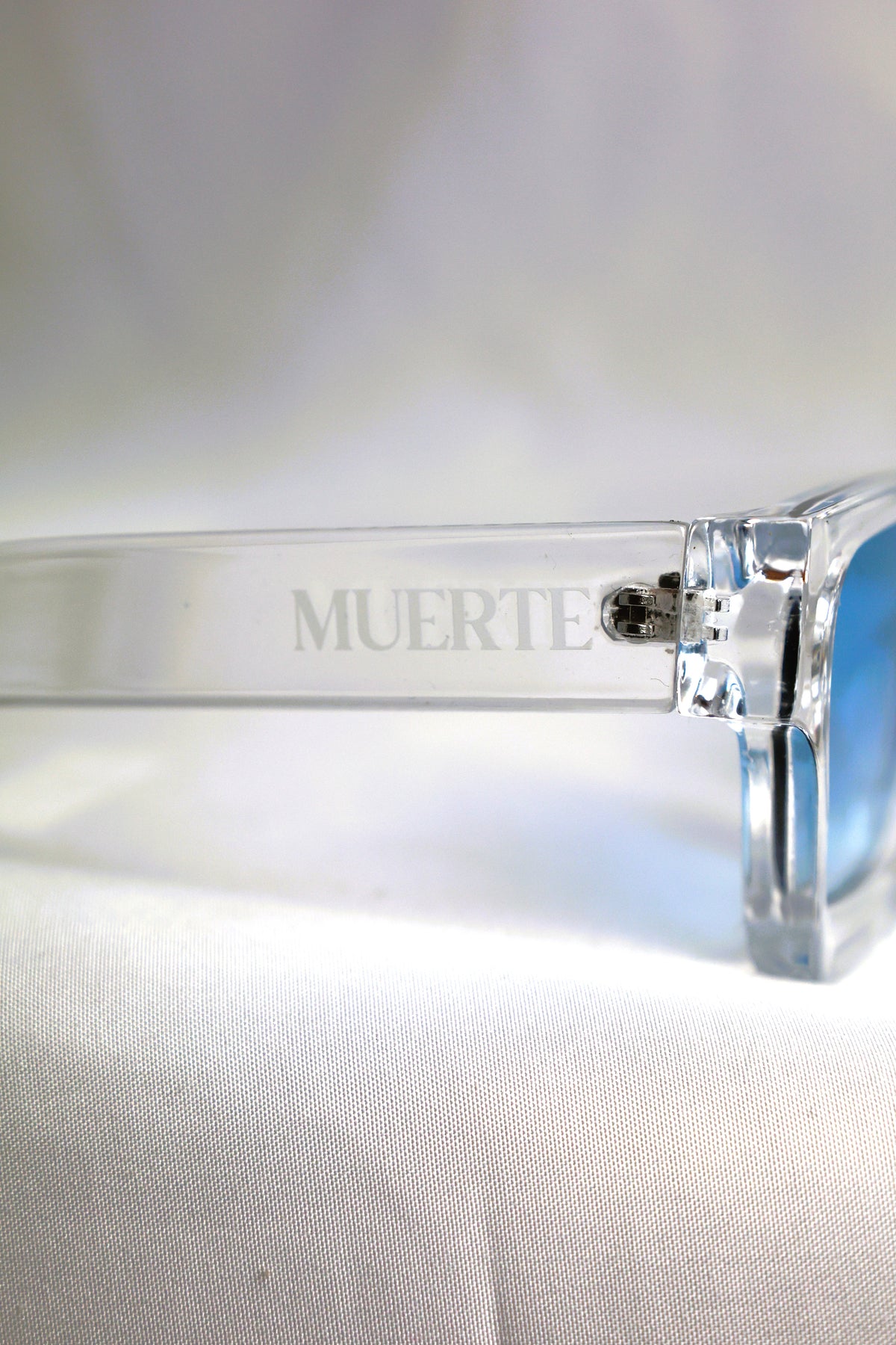The Classic Sunglasses Clear