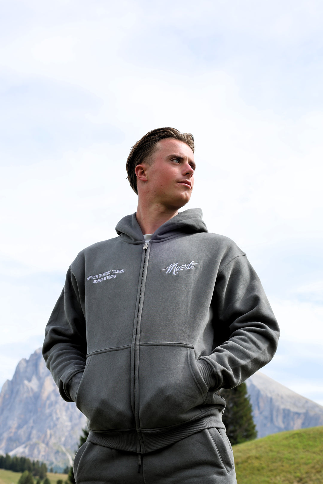 Zip-Hoodie Wearable Art Smoke Grey
