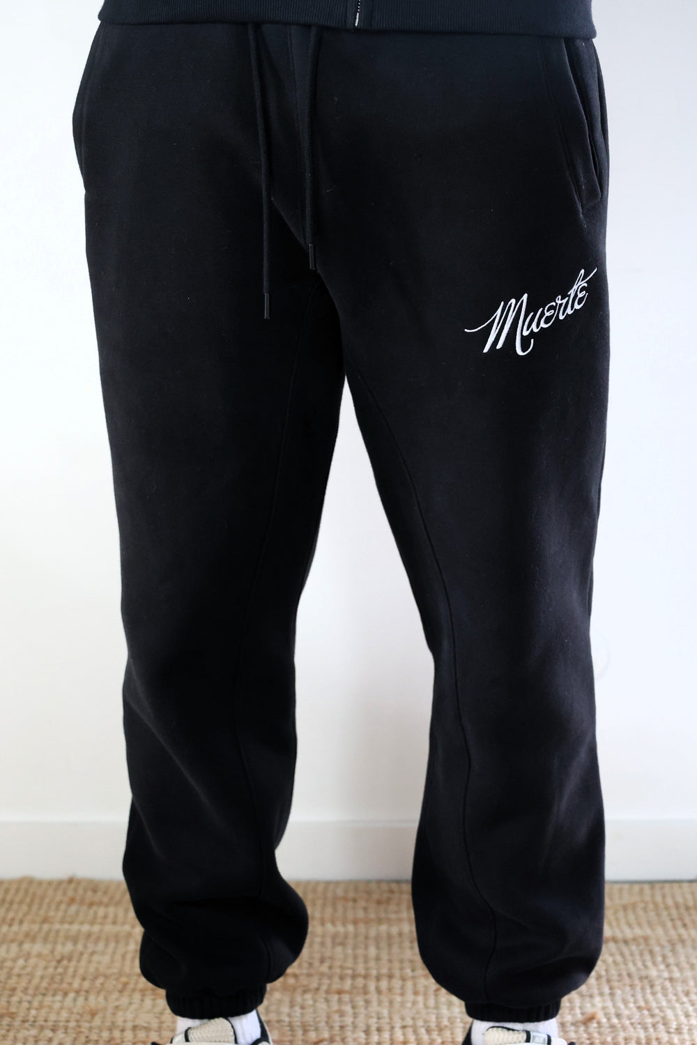 Jogger Wearable Art Black
