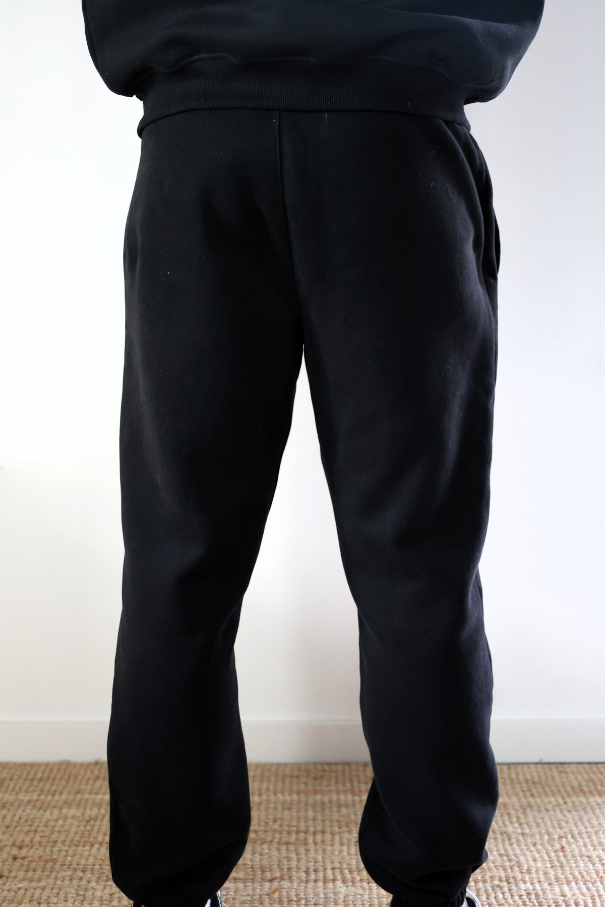 Jogger Wearable Art Black