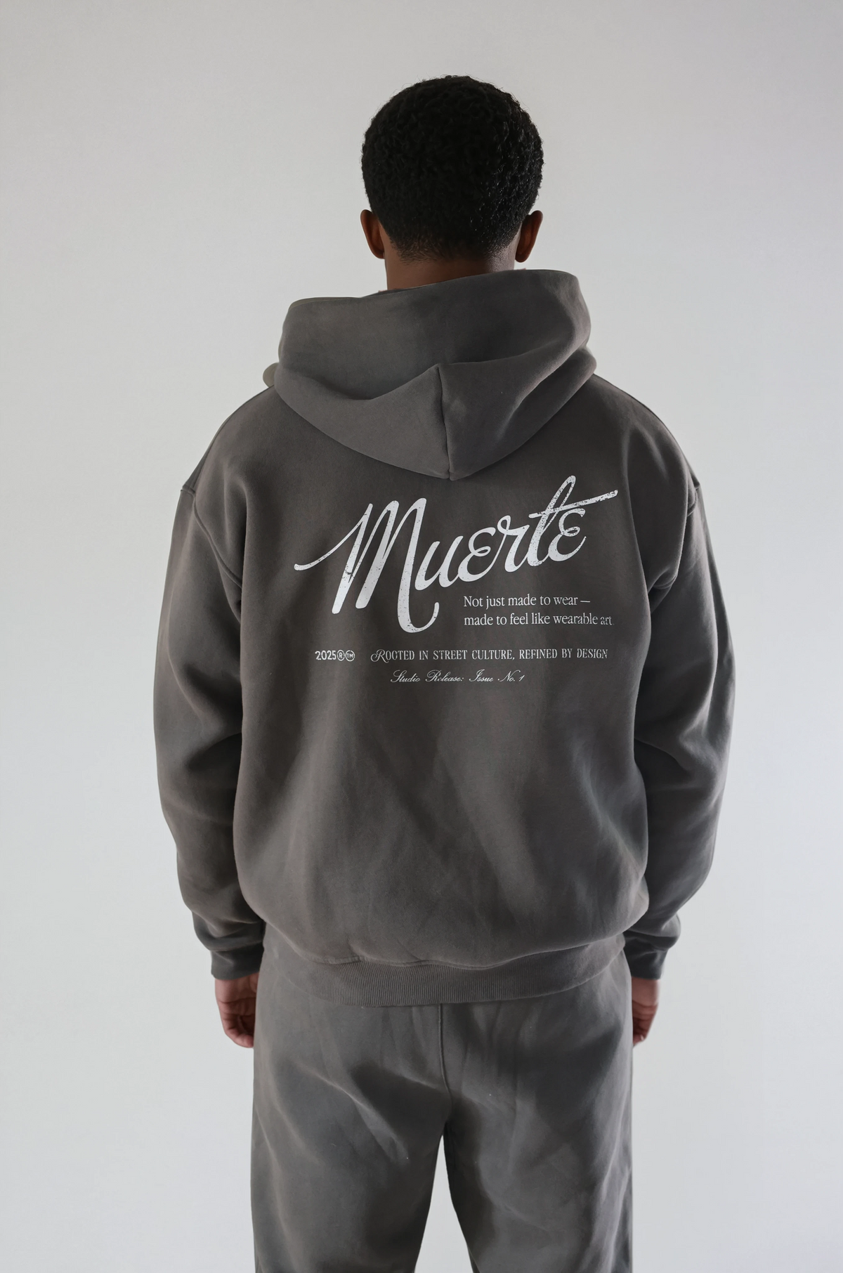 Joggingset Wearable Art Smoke Grey